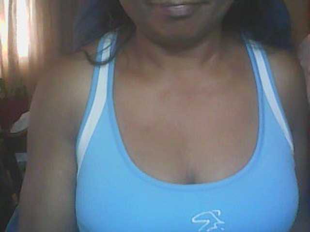 hotmomsexy live cam on BongaCams