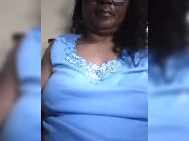 hotmomsexy live cam on BongaCams