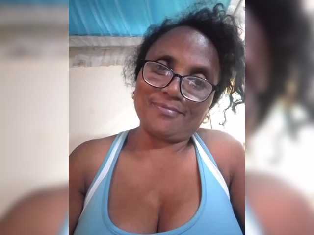 hotmomsexy live cam on BongaCams