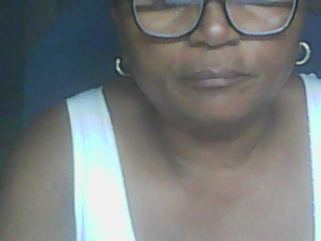 hotmomsexy live cam on BongaCams
