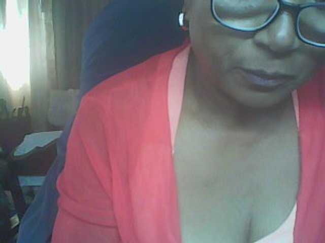 hotmomsexy live cam on BongaCams