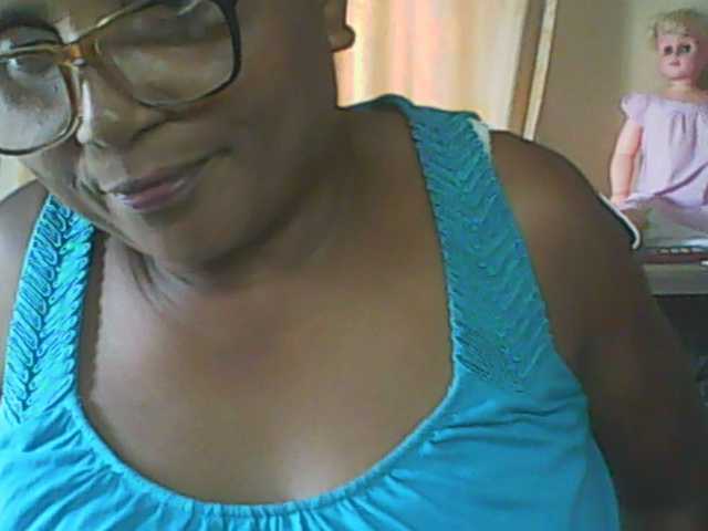 hotmomsexy's BongaCams show and profile