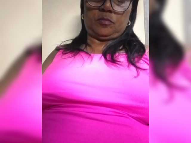 hotmomsexy cam belle