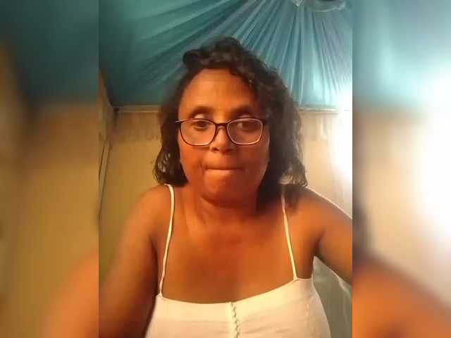 hotmomsexy live cam on BongaCams