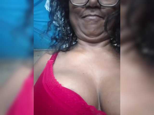 hotmomsexy live webcam show