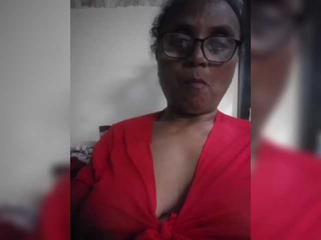 hotmomsexy live webcam show
