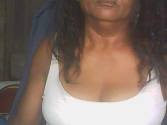 hotmomsexy live cam on BongaCams