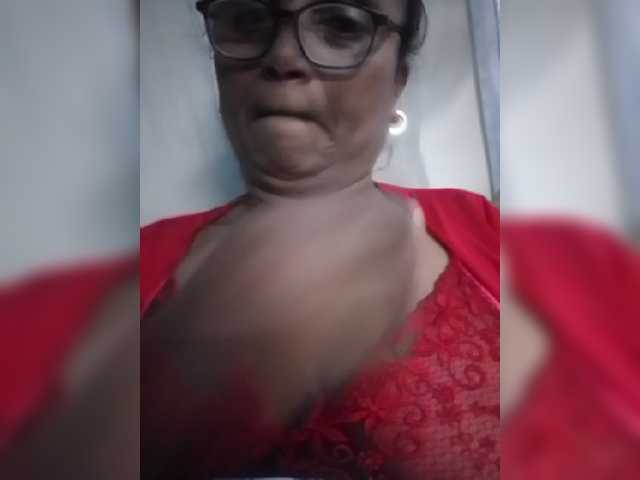 hotmomsexy live cam on BongaCams
