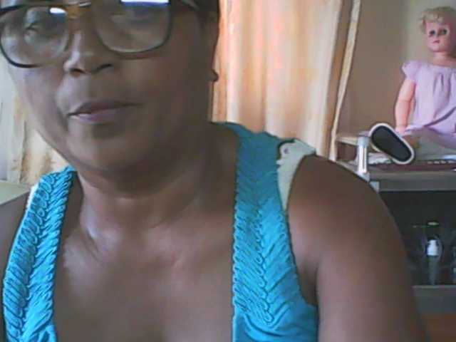 hotmomsexy's BongaCams show and profile