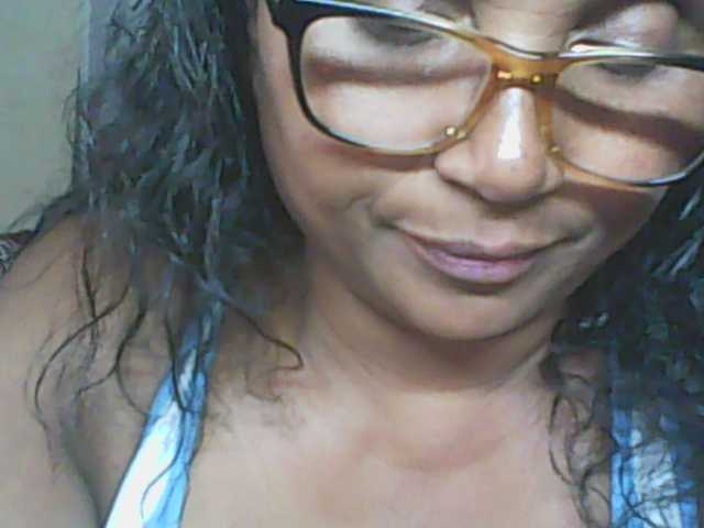 hotmomsexy's BongaCams show and profile