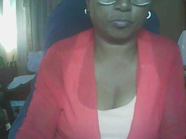 hotmomsexy live cam on BongaCams