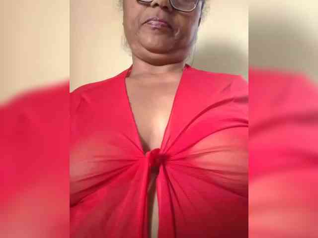 hotmomsexy webcam
