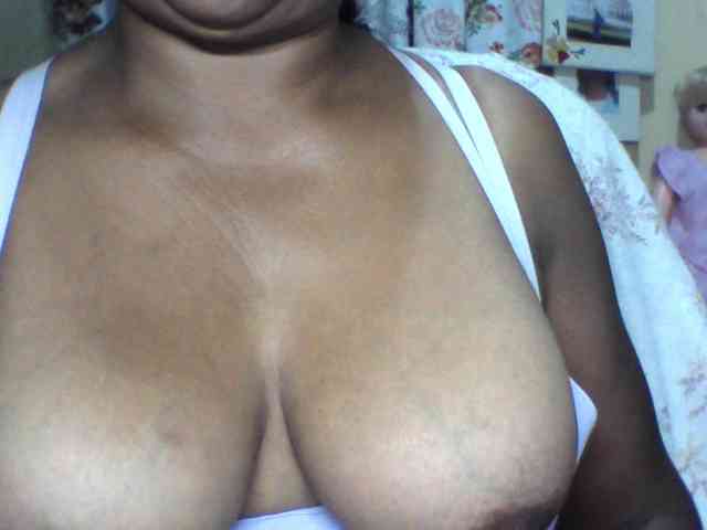 hotmomsexy webcam