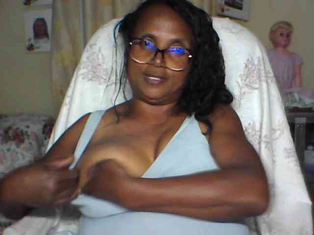 hotmomsexy webcam