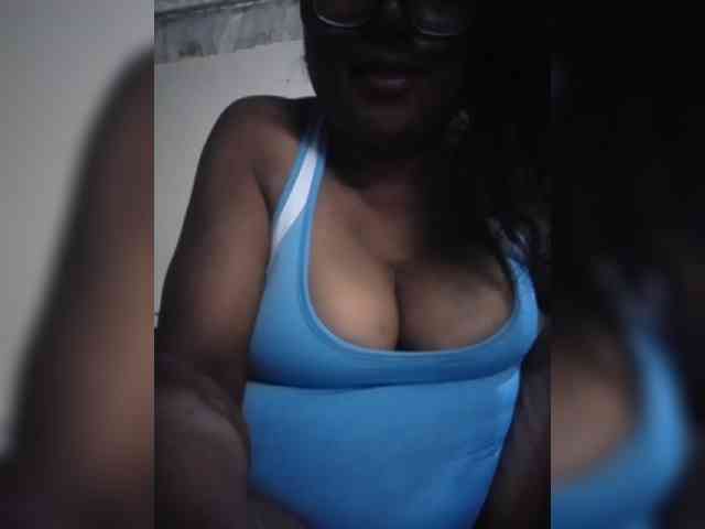 hotmomsexy webcam