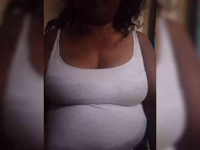 hotmomsexy webcam