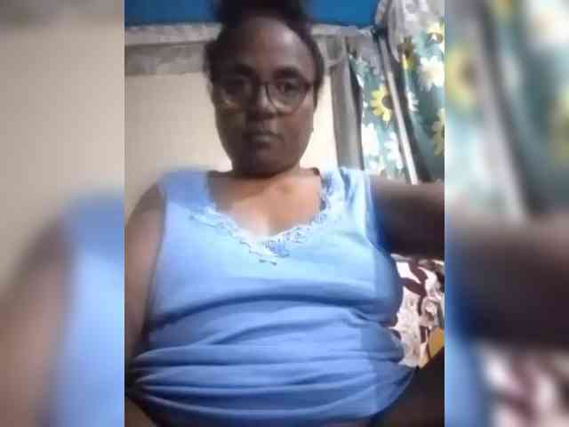 Modèle: hotmomsexy