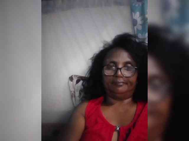 hotmomsexy webcam