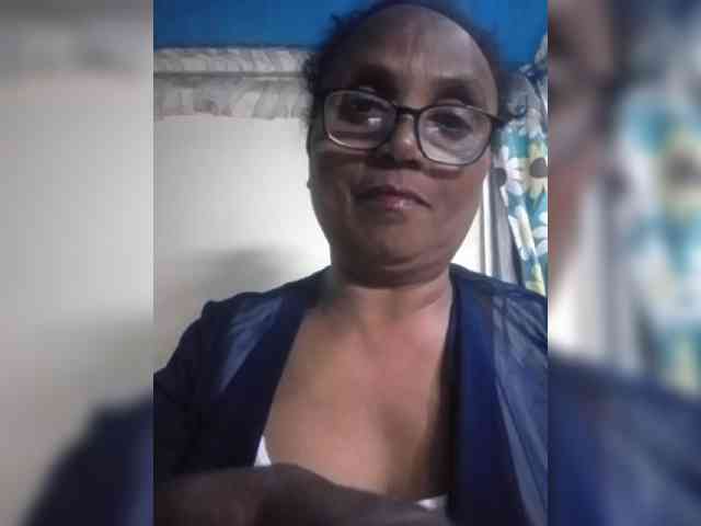 hotmomsexy webcam