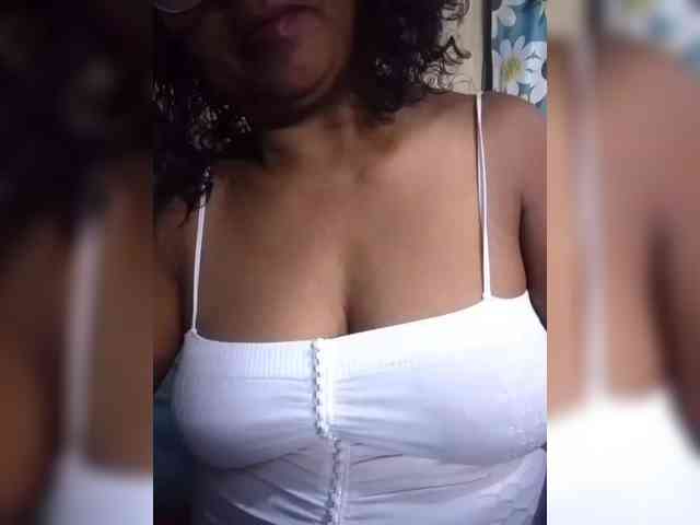 hotmomsexy webcam