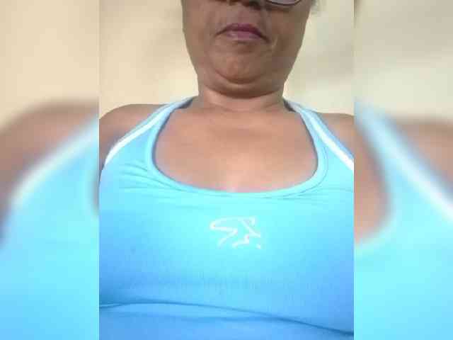 hotmomsexy webcam