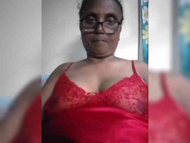 hotmomsexy webcam
