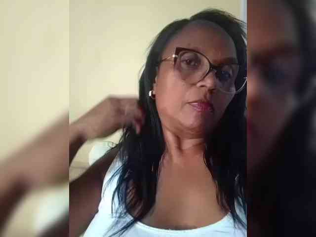 hotmomsexy webcam