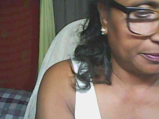 hotmomsexy webcam