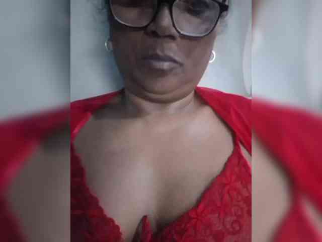 hotmomsexy webcam