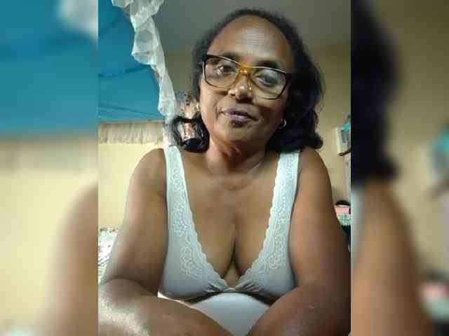 hotmomsexy webcam