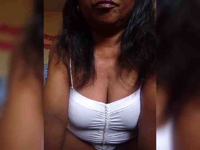 hotmomsexy webcam
