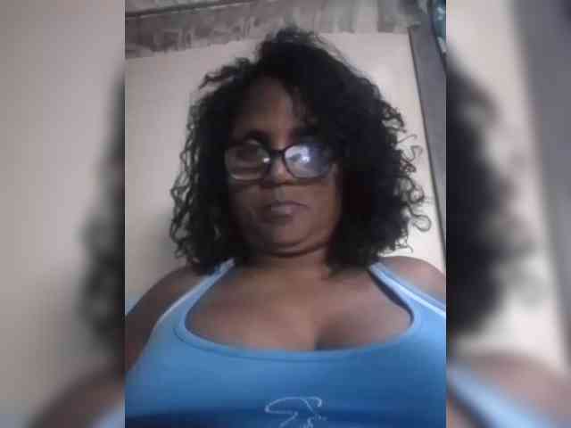 hotmomsexy webcam