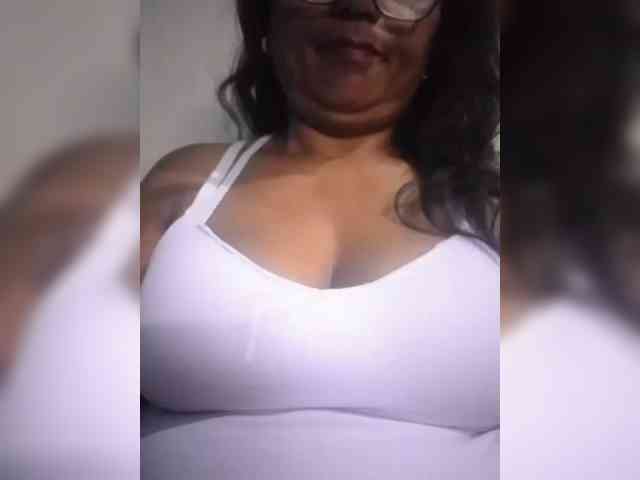 hotmomsexy webcam