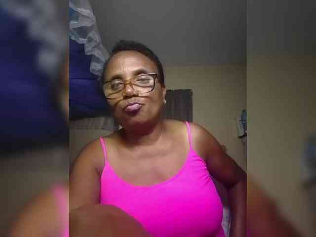 hotmomsexy webcam