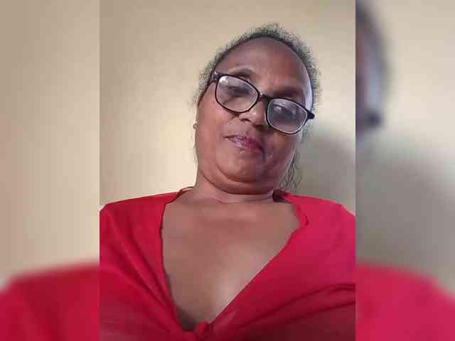 hotmomsexy webcam