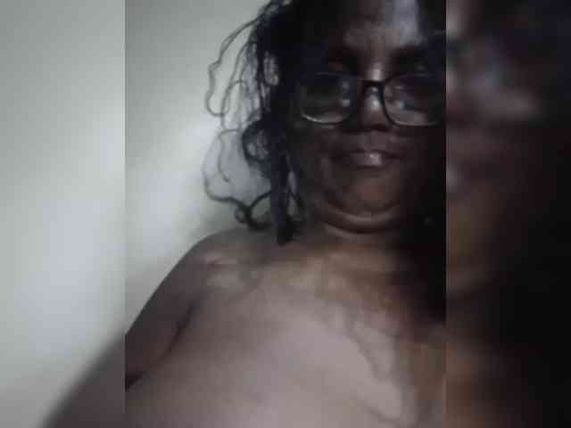 hotmomsexy webcam