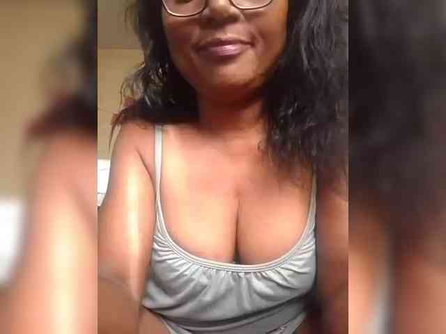 hotmomsexy webcam