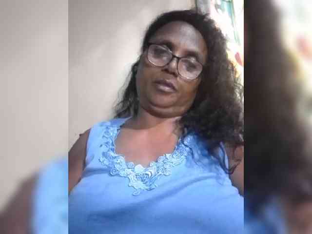 hotmomsexy webcam