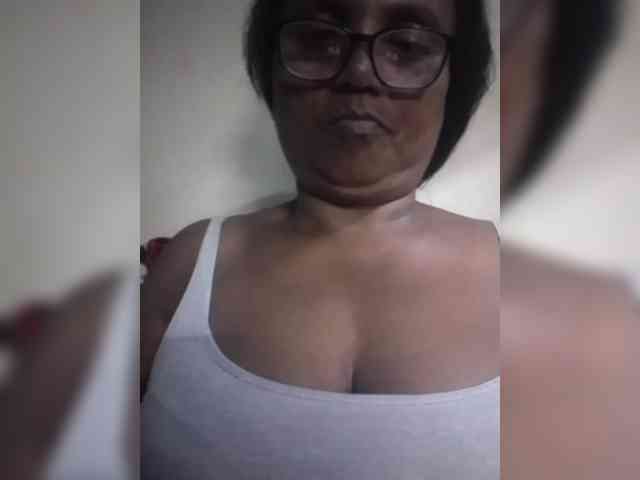 hotmomsexy webcam