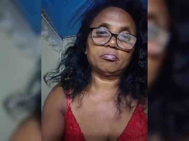 hotmomsexy webcam