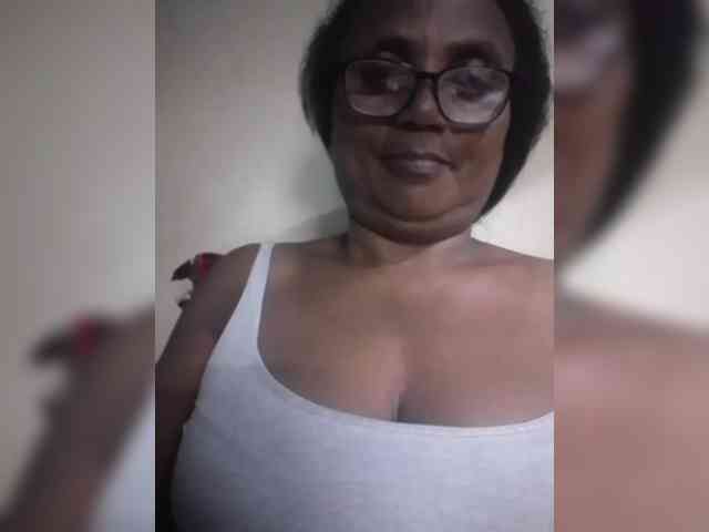 hotmomsexy webcam