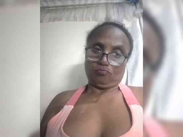 hotmomsexy webcam