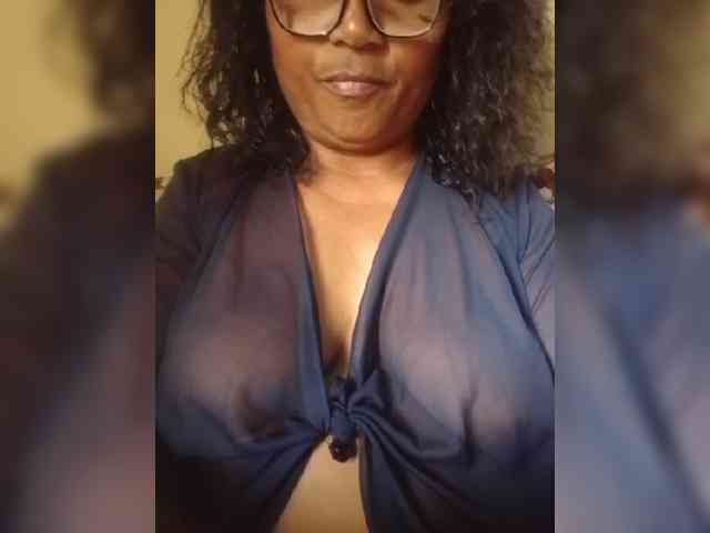 hotmomsexy webcam