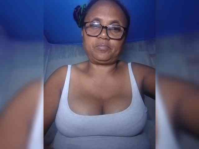 Modèle: hotmomsexy