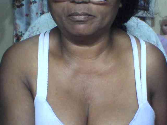 hotmomsexy webcam
