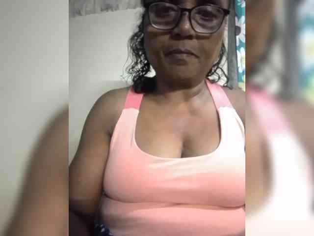 hotmomsexy webcam