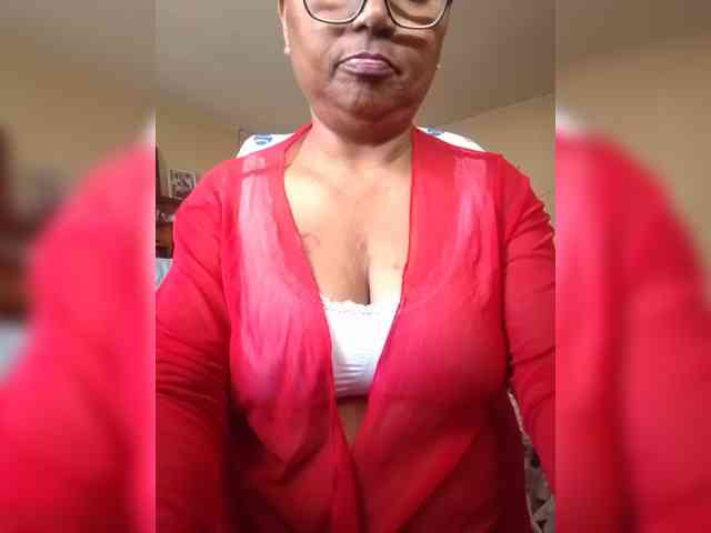 Modèle: hotmomsexy