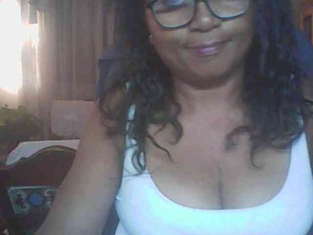 hotmomsexy webcam