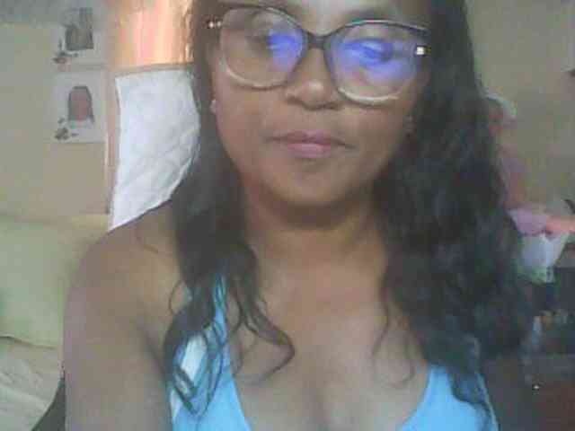 hotmomsexy webcam