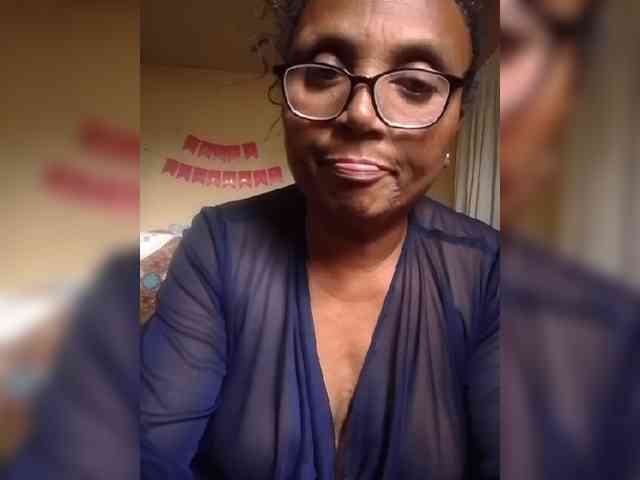 hotmomsexy webcam